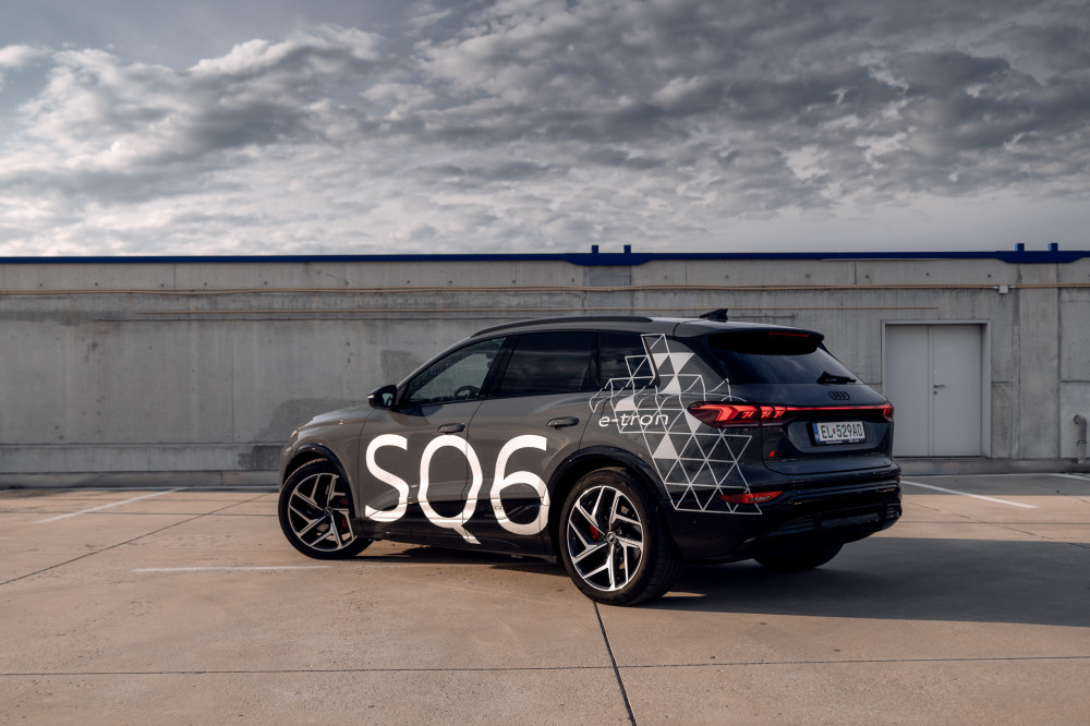 Audi SQ6 SUV e-tron